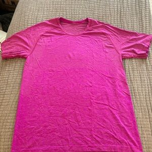 Lululemon men’s metal vent tech tshirt